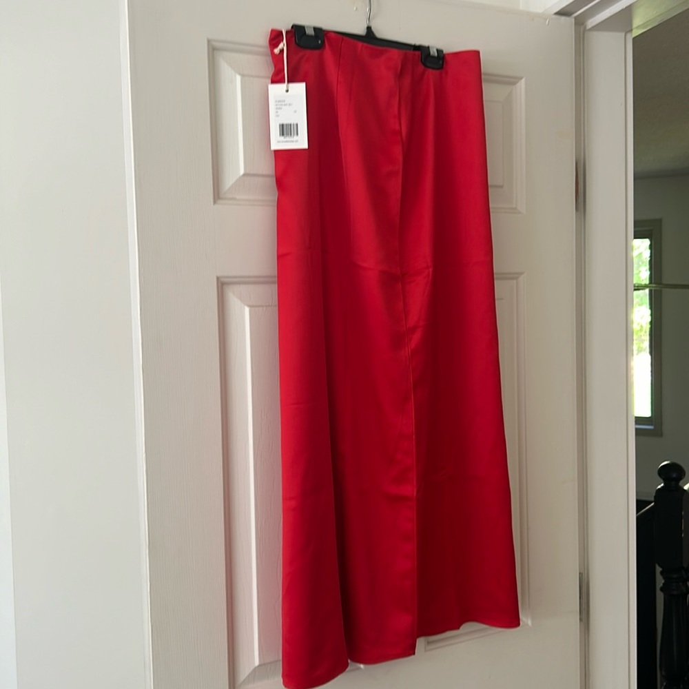 Brunette the label satin red skirt size S/M